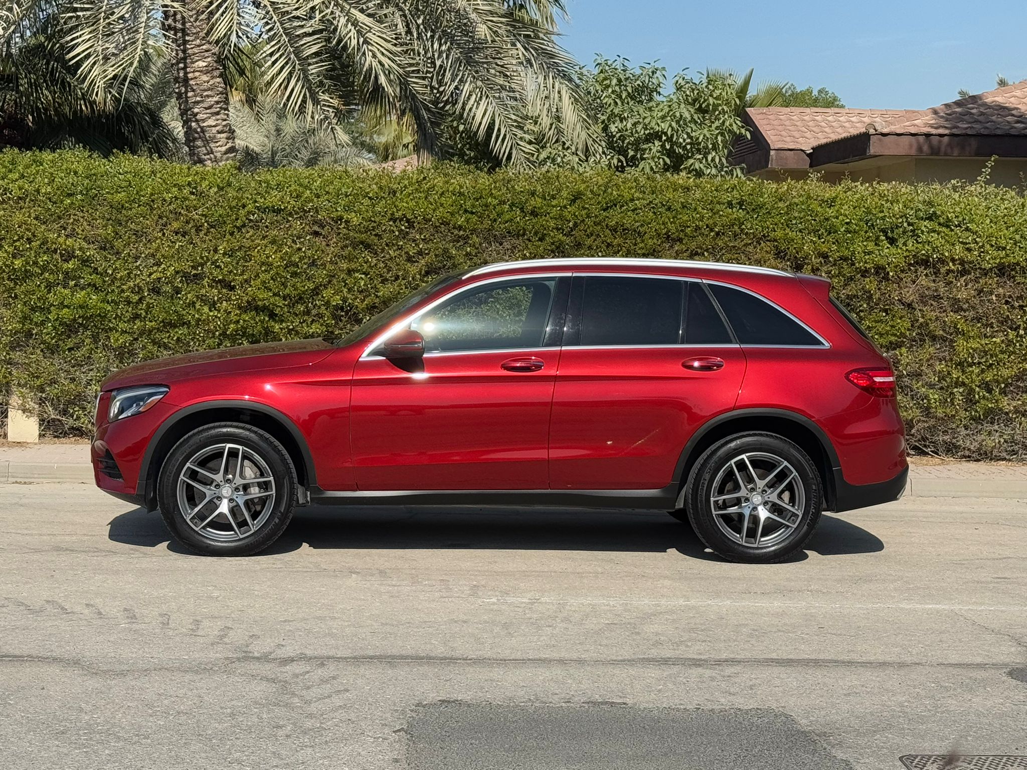 🚗 For Sale: 2017 Mercedes GLC-300 (Red)