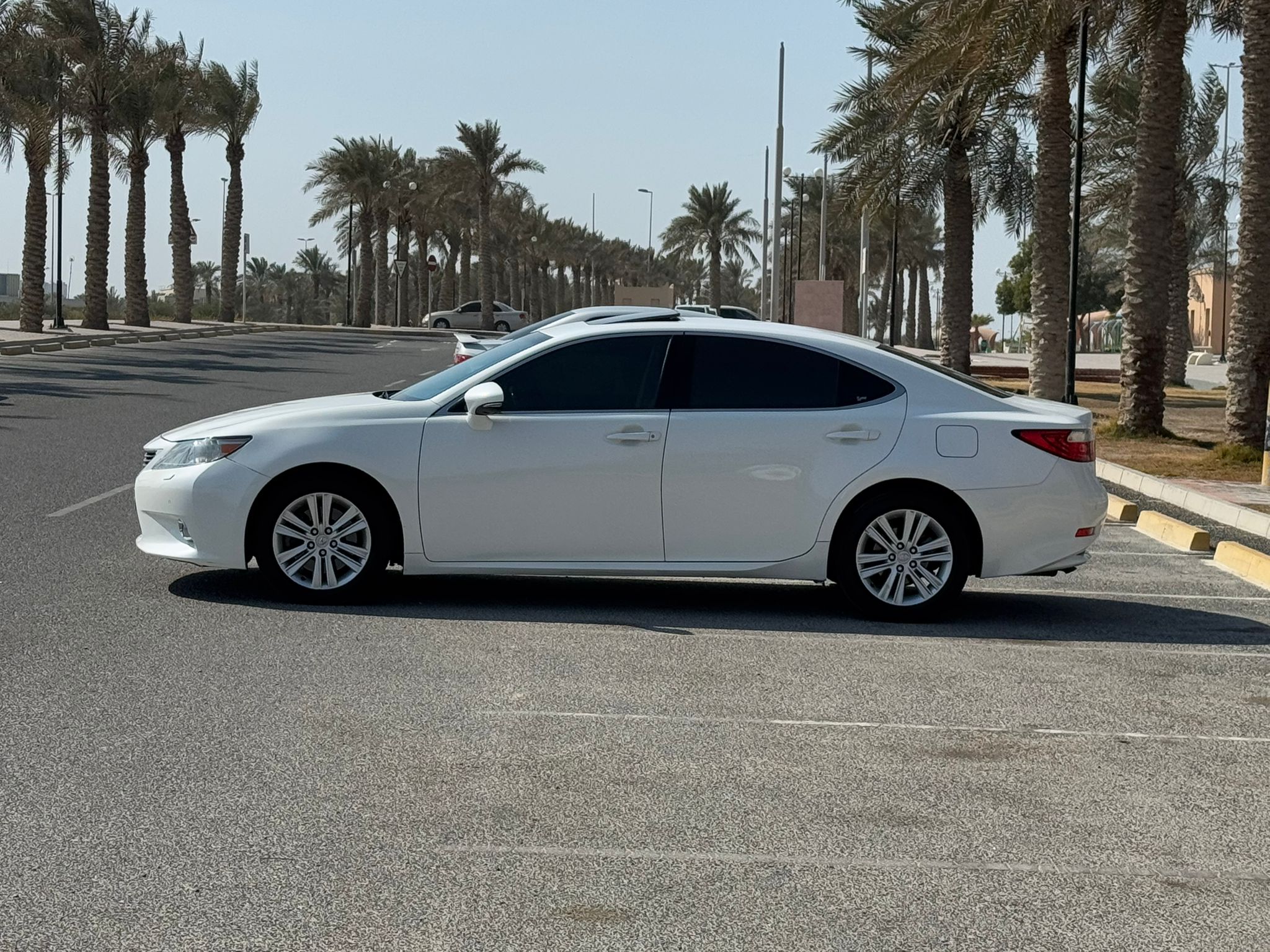 🚗 For Sale: Lexus ES-350 2014 (Pearl) 🚗