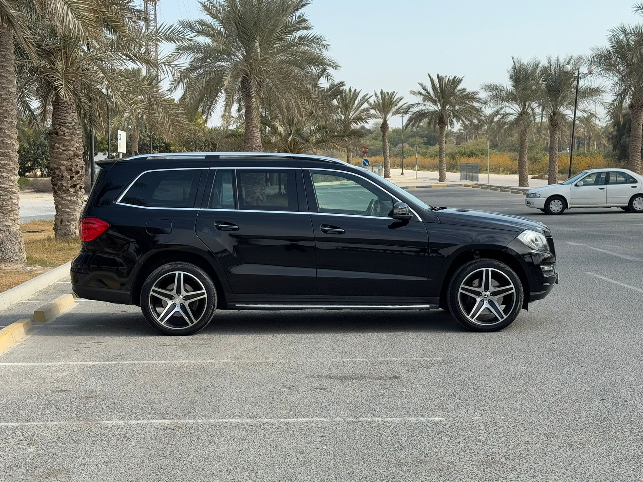 🚗 For Sale: Mercedes GL500 4Matic 2015 (Black)