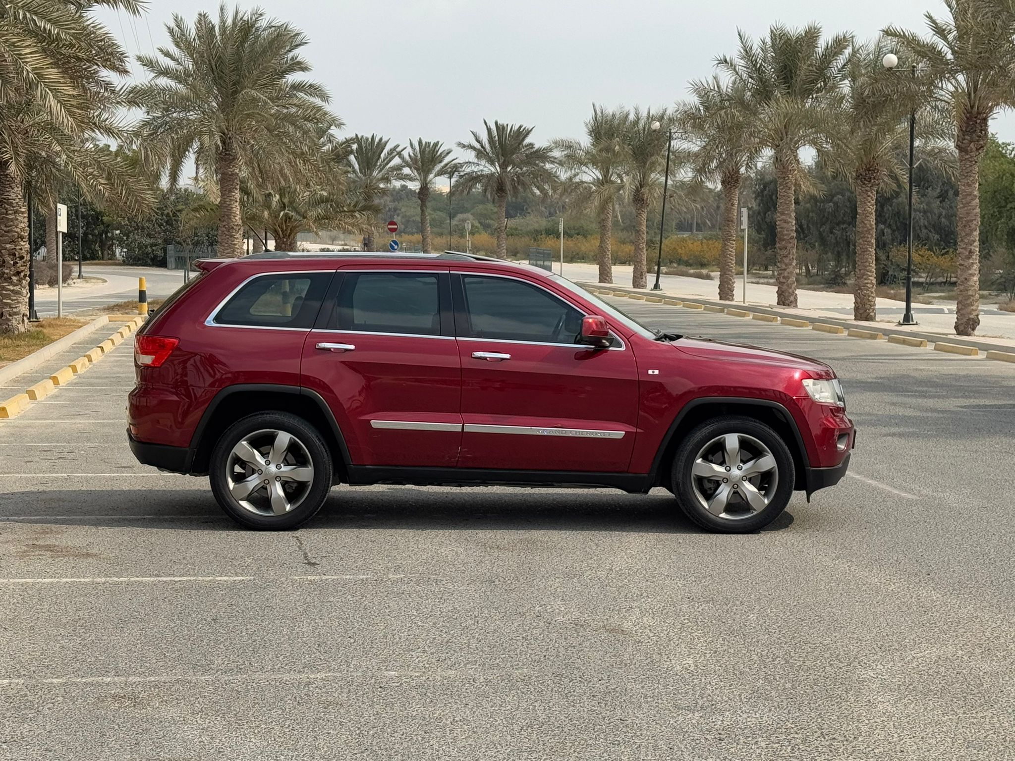 🚗 For Sale: 2012 Jeep Grand Cherokee LTD (Maroon) 🚗