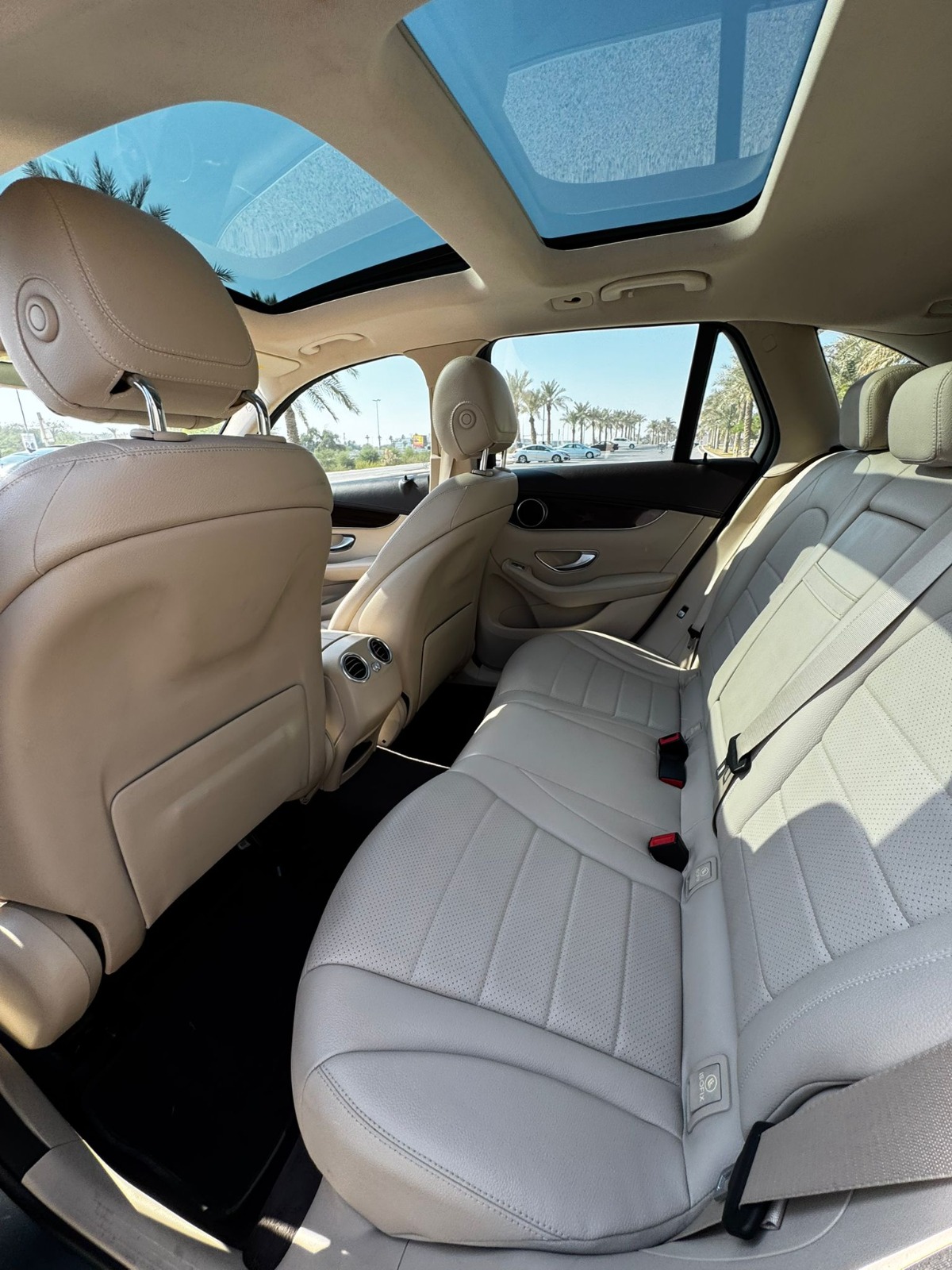 Mercedes GLC-250 4MATIC 2017 (Grey) 🚗