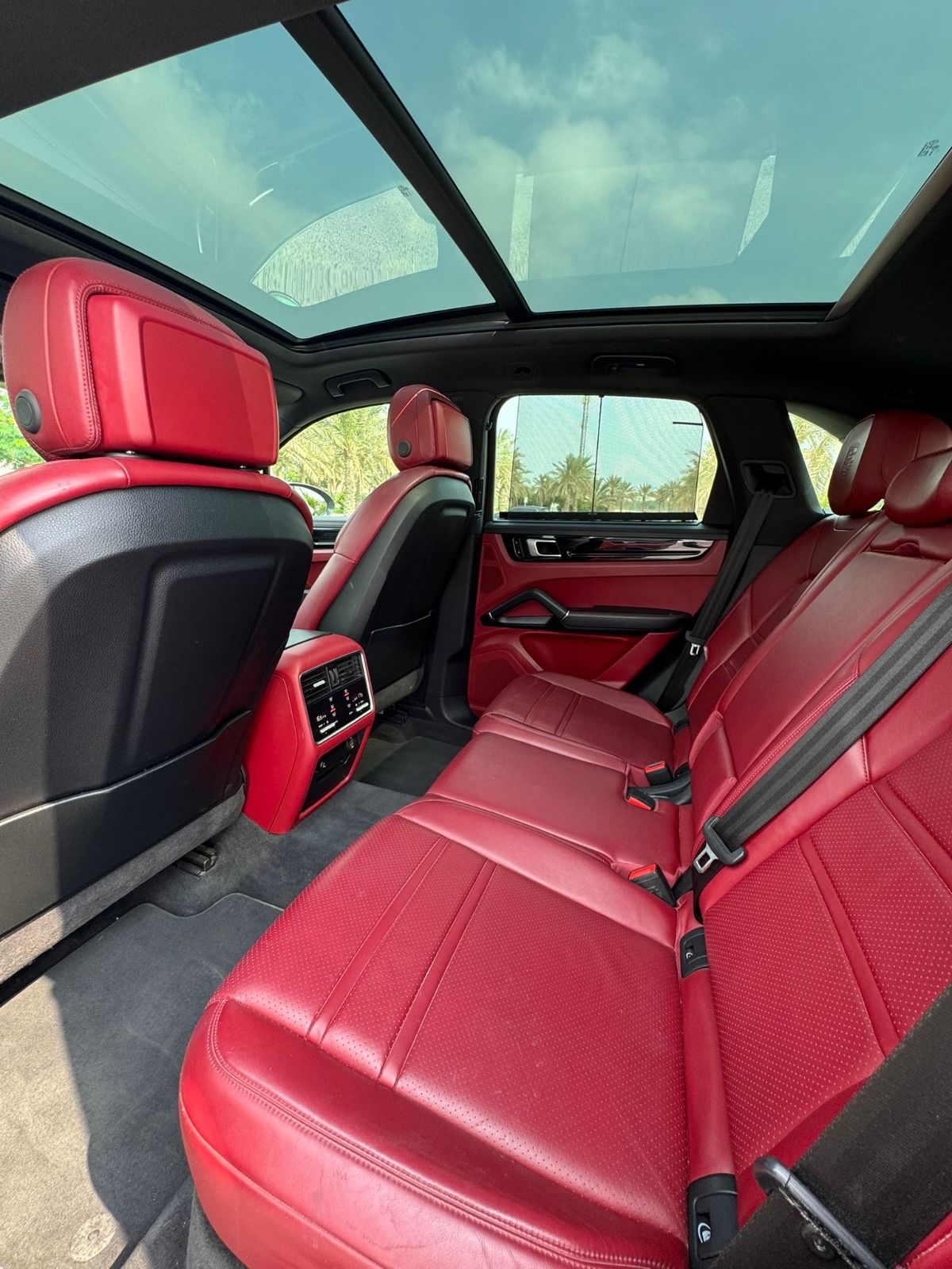 🚗💥 For Sale: Porsche Cayenne 2019 💥