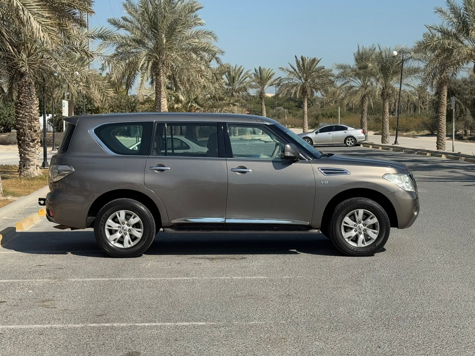 🚗 For Sale: 2013 Nissan Patrol SE (Grey) 🚗