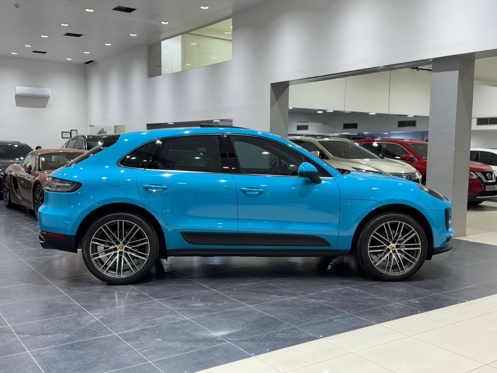 🚗 2021 Porsche Macan (Blue) – Special Order 🚗