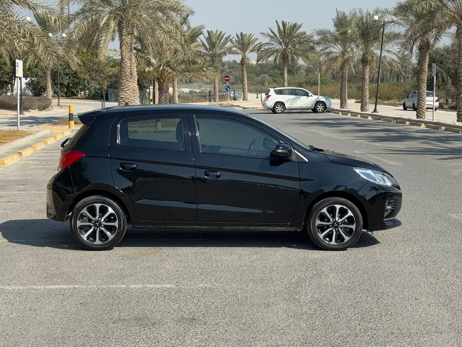 🚗 For Sale: 2023 Mitsubishi Space Star (Black)