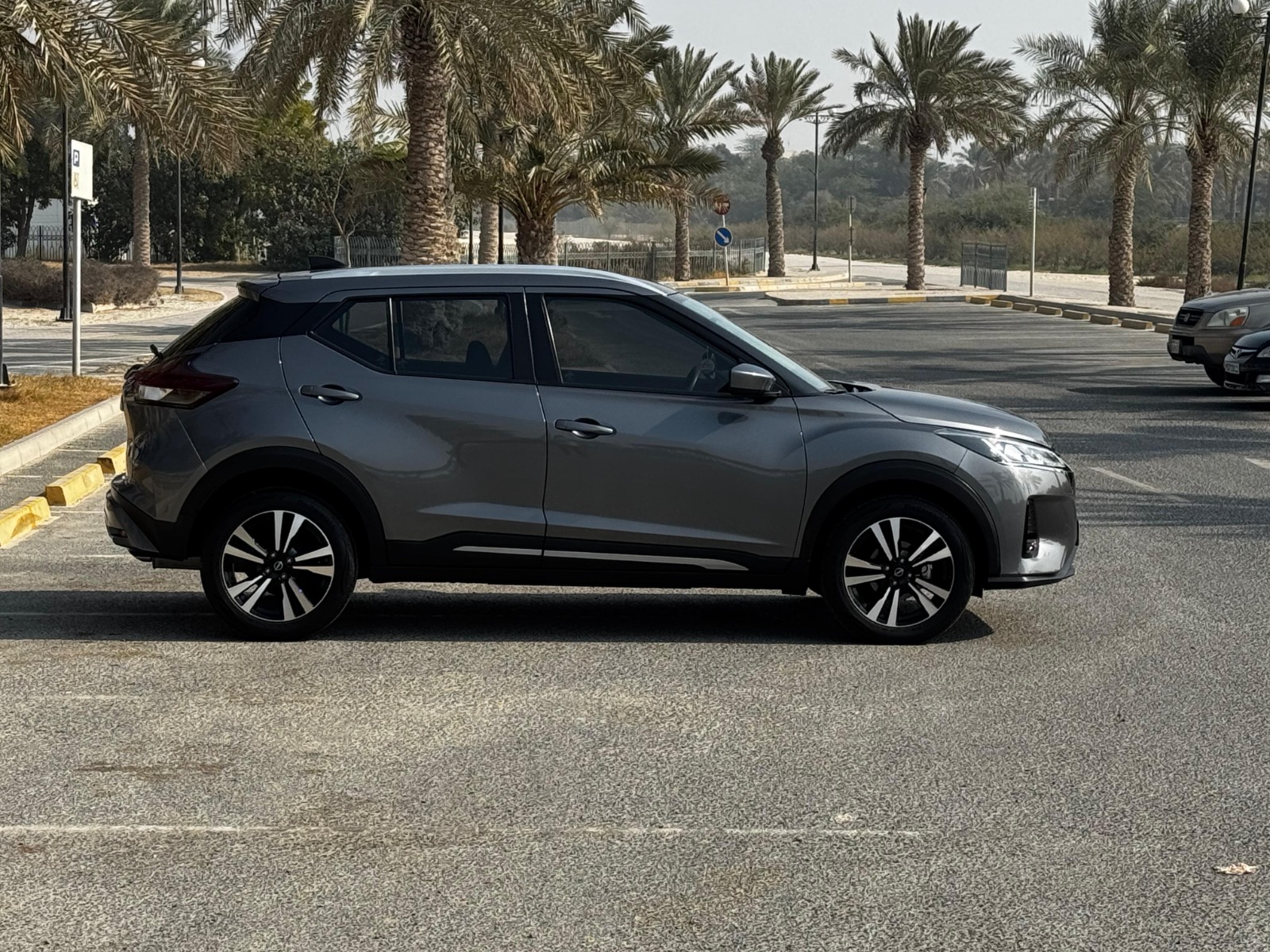 🚗 For Sale: Nissan Kicks 2023 (Grey) 🚗