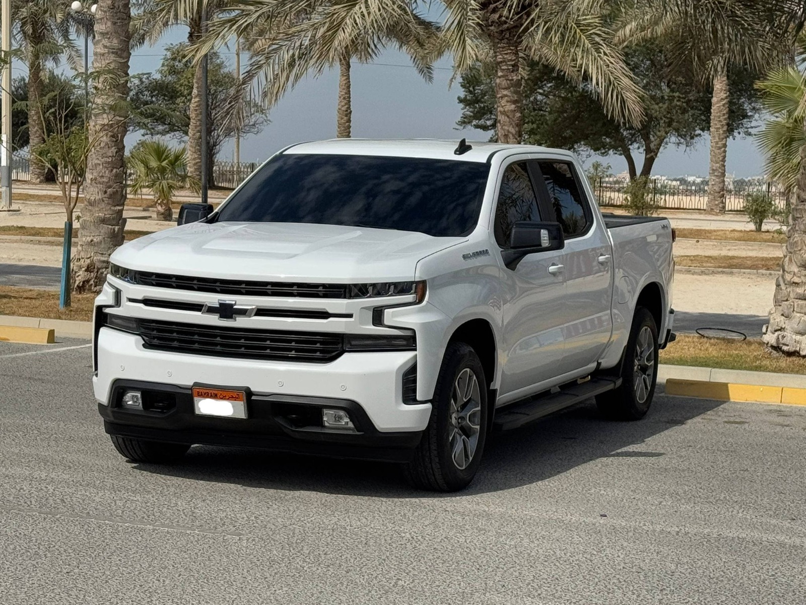 🚗 For Sale: 2019 Chevrolet Silverado RST (White)