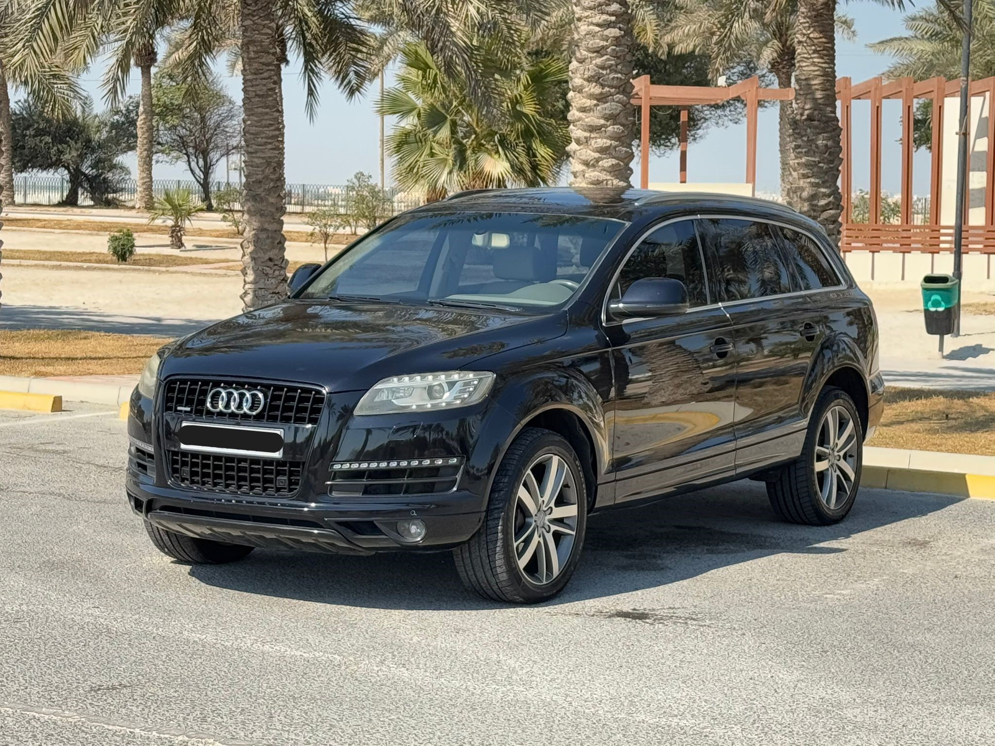 🚗 For Sale: Audi Q7 2013 (Black)