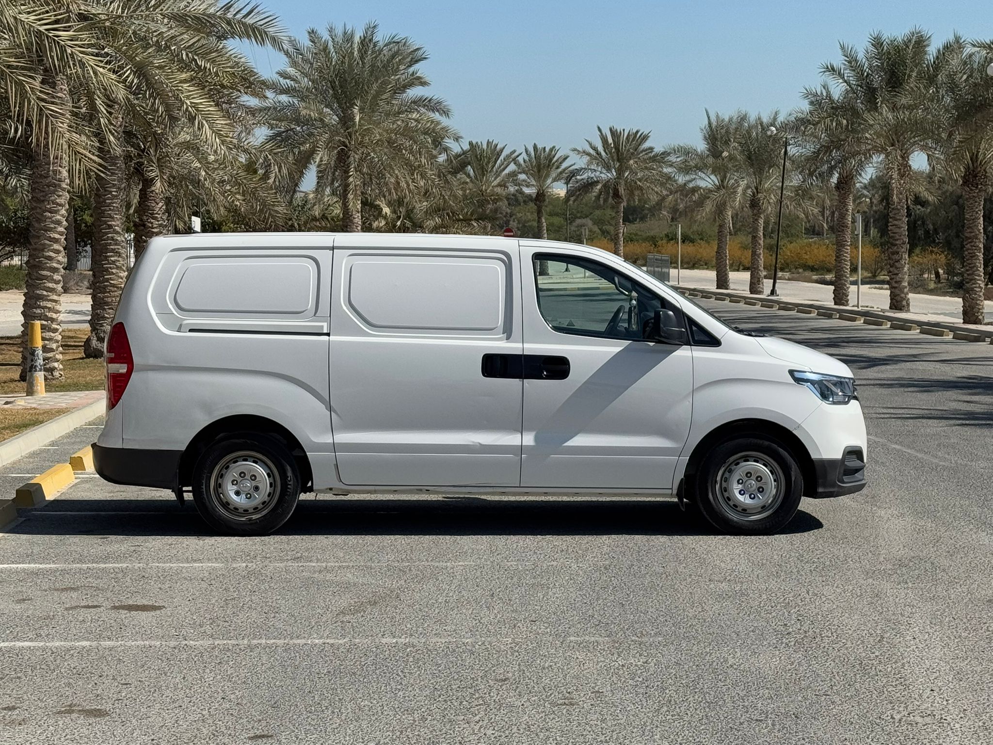 🚗 For Sale: Hyundai H-1 Cargo 2020 (White)