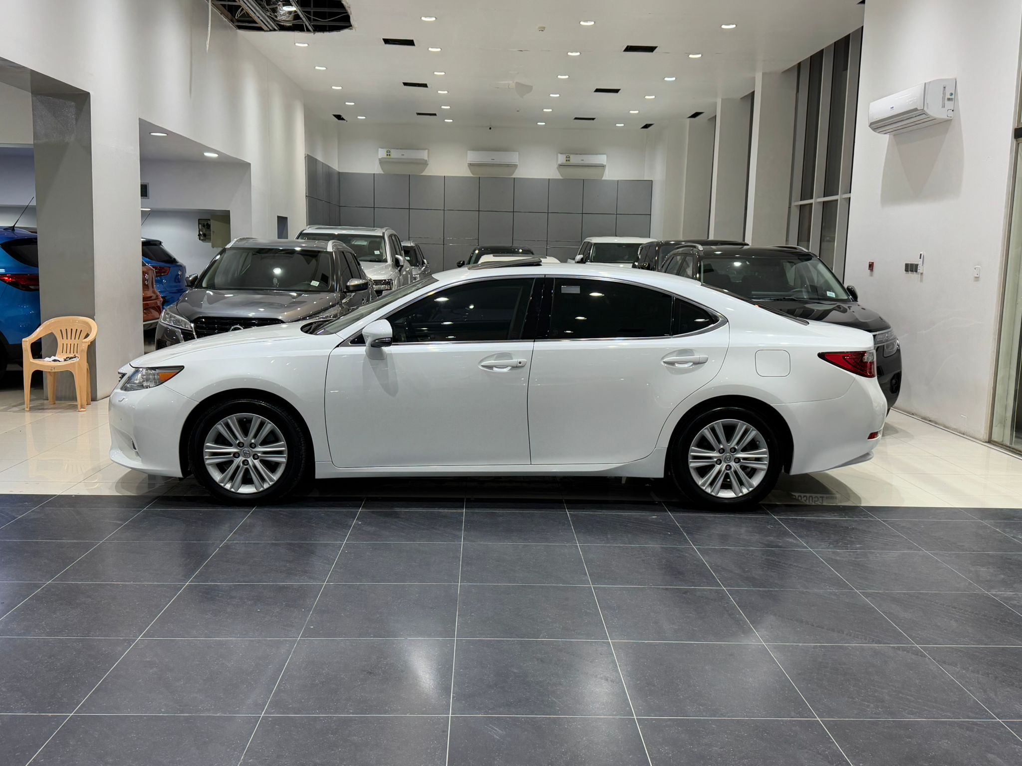 🚗 For Sale:Lexus ES-350 2014(Pearl)