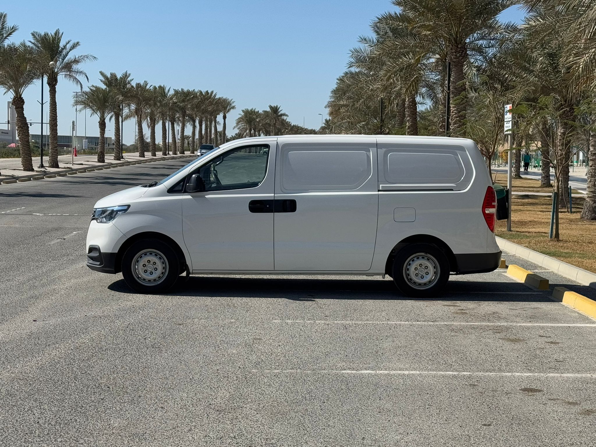 🚗 For Sale: Hyundai H-1 Cargo 2020 (White)