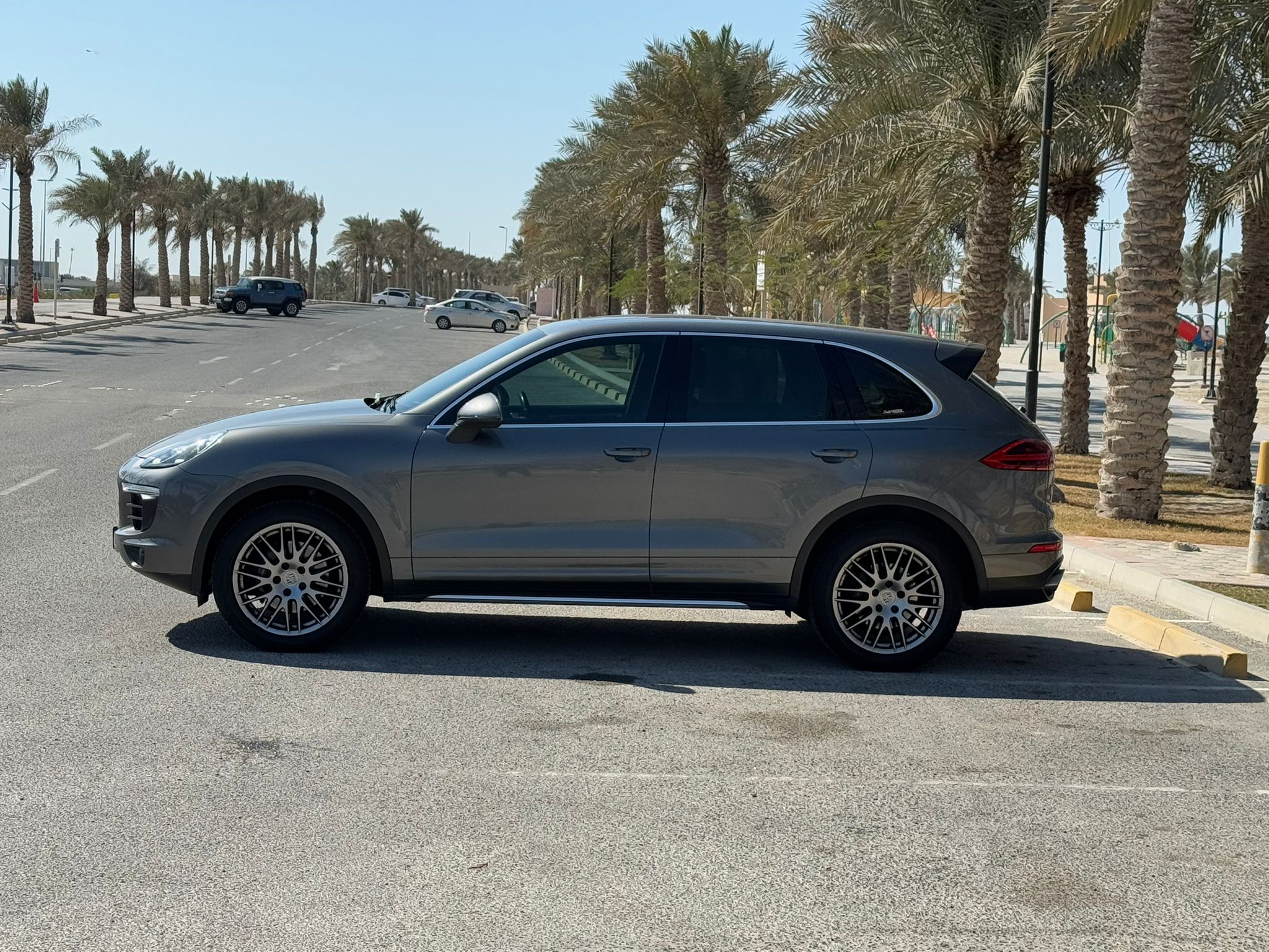 🚗 For Sale: 2016 Porsche Cayenne (Grey) 🚗