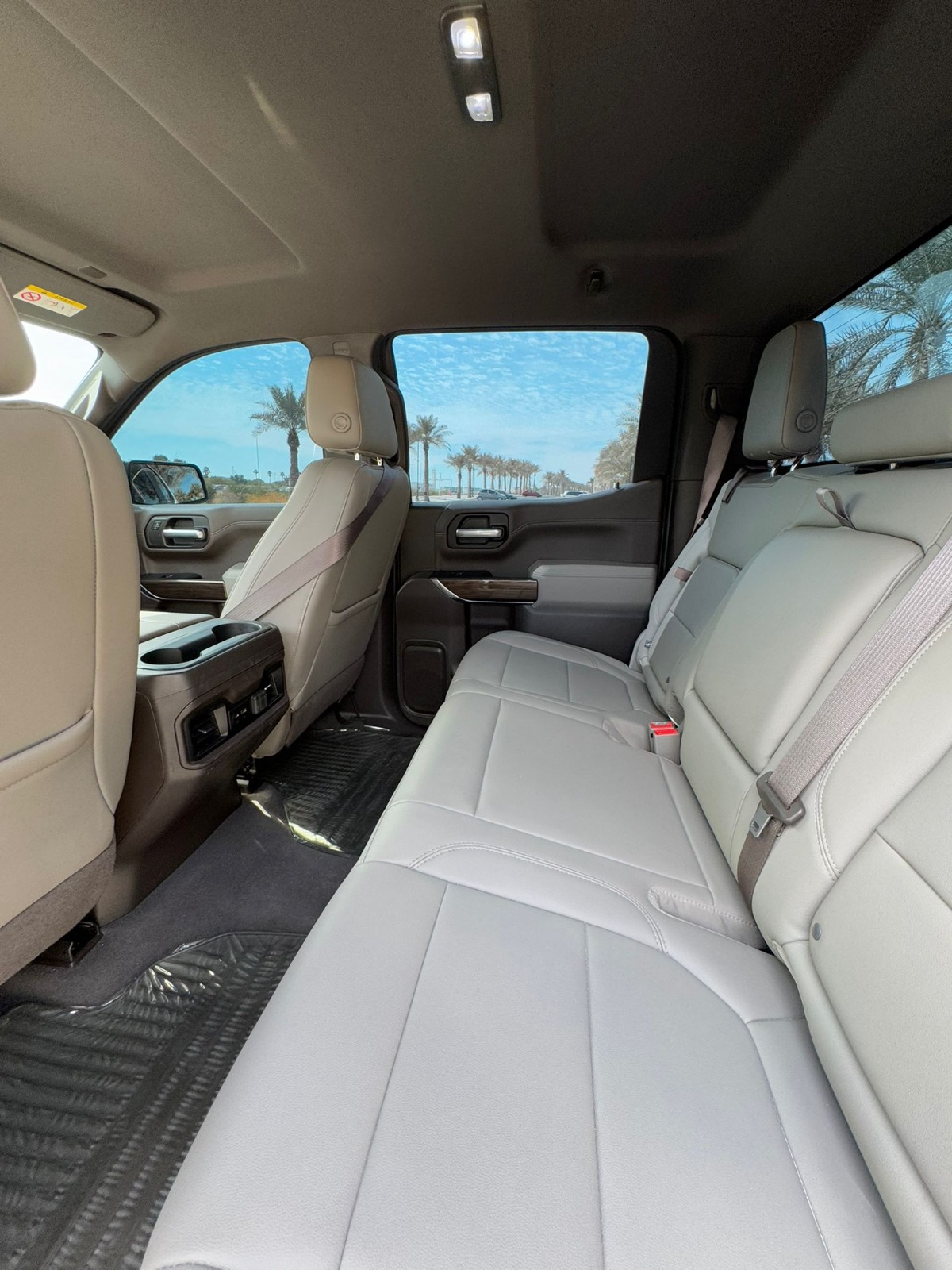 🚗 For Sale: 2019 Chevrolet Silverado RST (White)