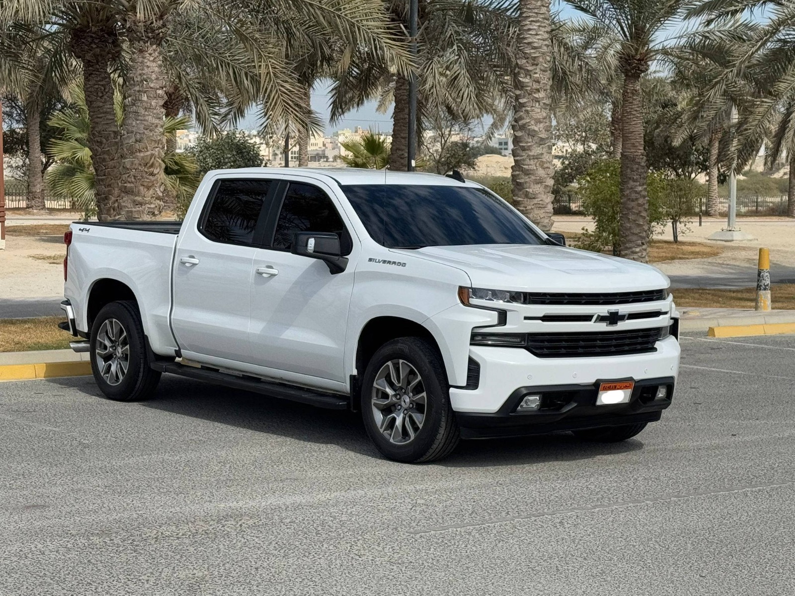 🚗 For Sale: 2019 Chevrolet Silverado RST (White)